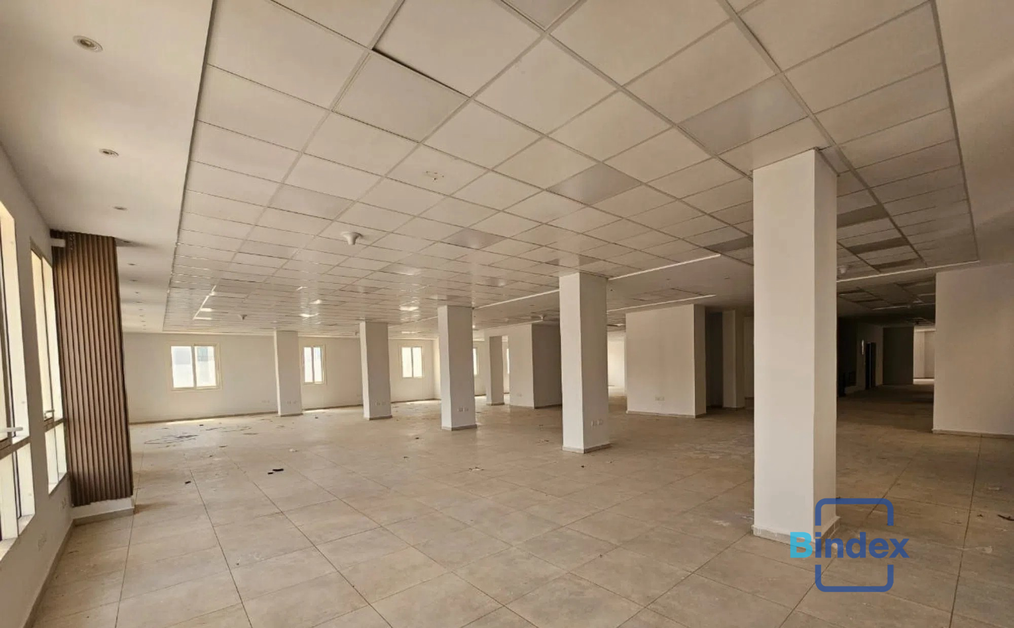 مقر إداري ⁦⁦940⁩⁩ متر للإيجار بمدخل خاص على طريق النصر مباشر