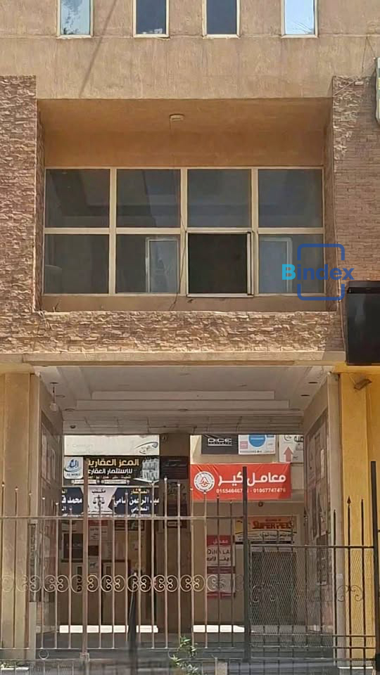 محل لايجار في حدائق أكتوبر داخل كمبوند رويال فالي