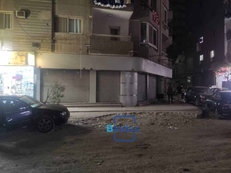 خمس محلات تجاريه مميزه للبيع تمليك واجه حصه بالأرض عقار مرخص مساحات مختلفة