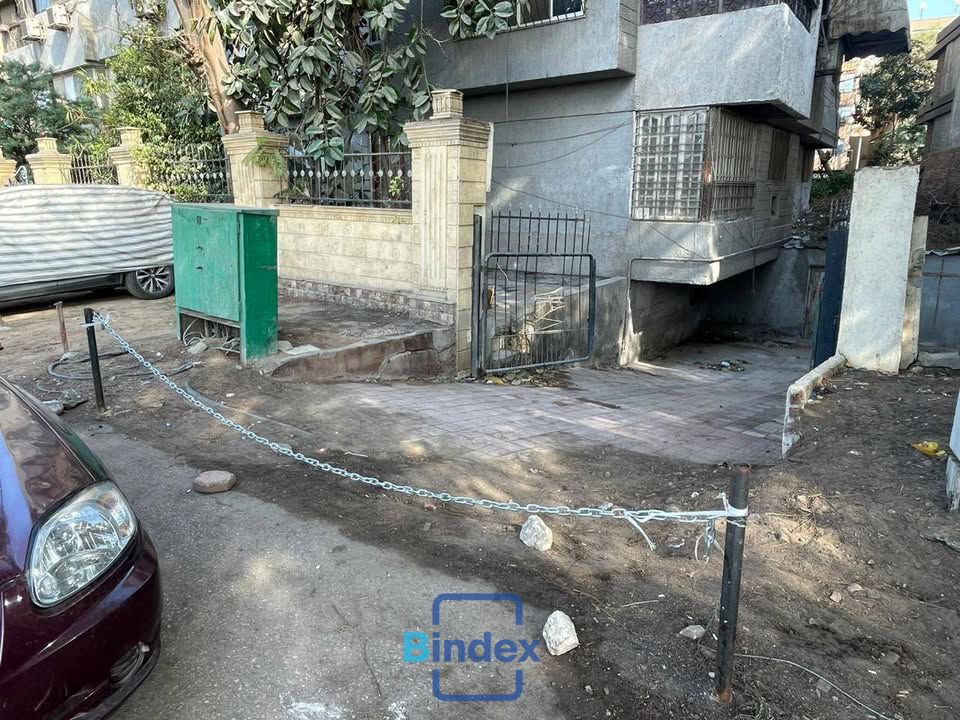 للبيع بالمعادي مخزن ٣٥٠ متر علي الشارع الرئيسي بمدخل خاص و جراج خاص كبير