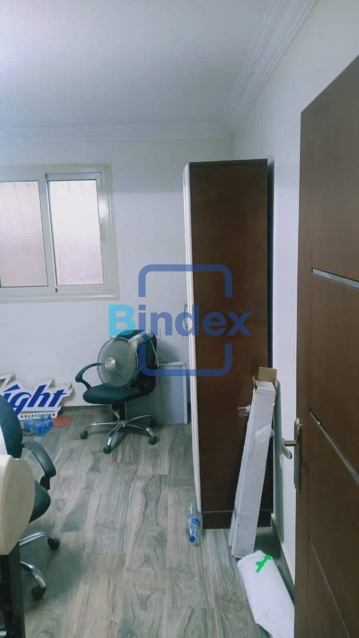 للايجار مكتب اداري بالهرم 