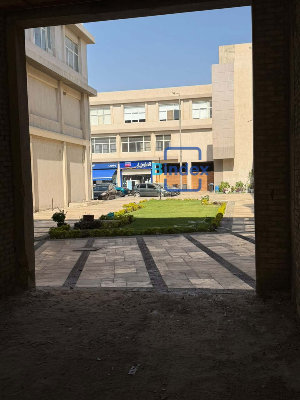 للإيجار محل ٦٨ متر دبل فيس في مول الكارما ٤