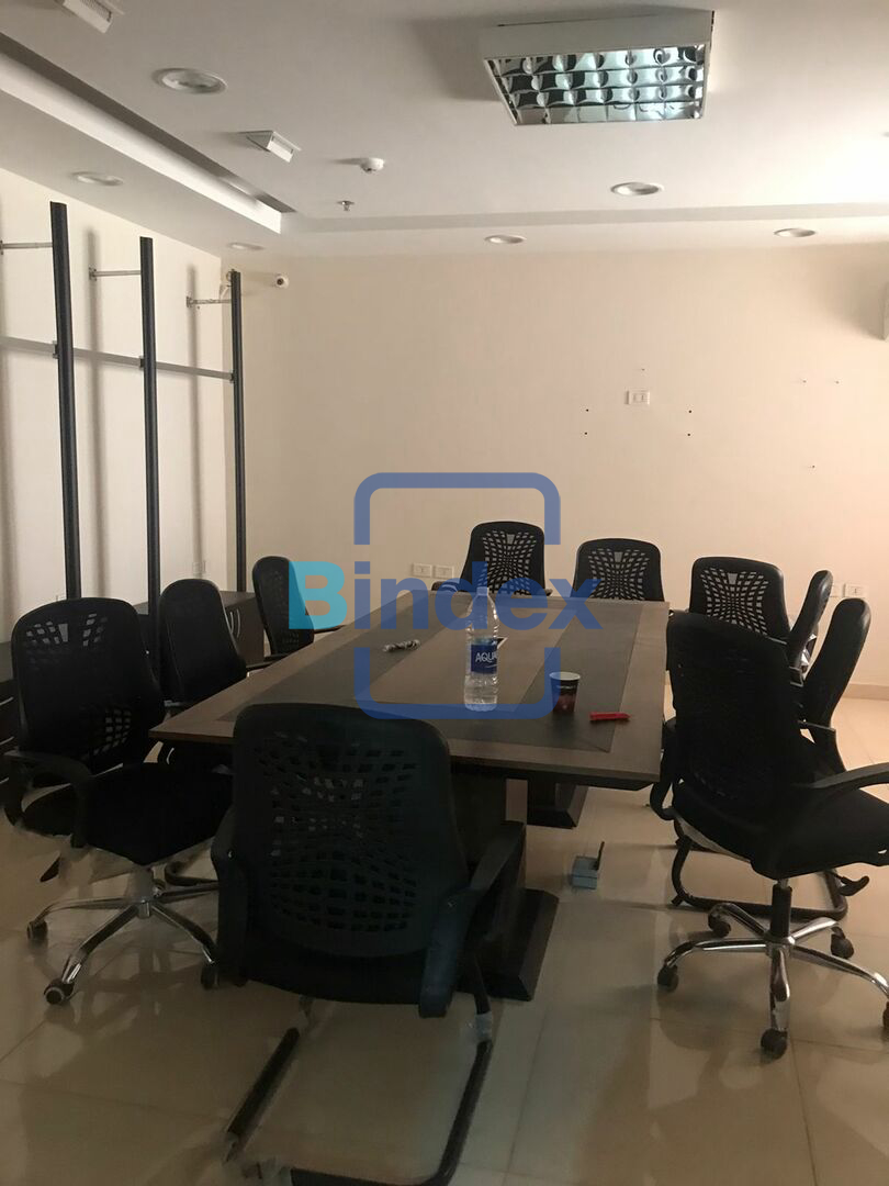 مصنع ملابس للبيع متكامل ومفروش