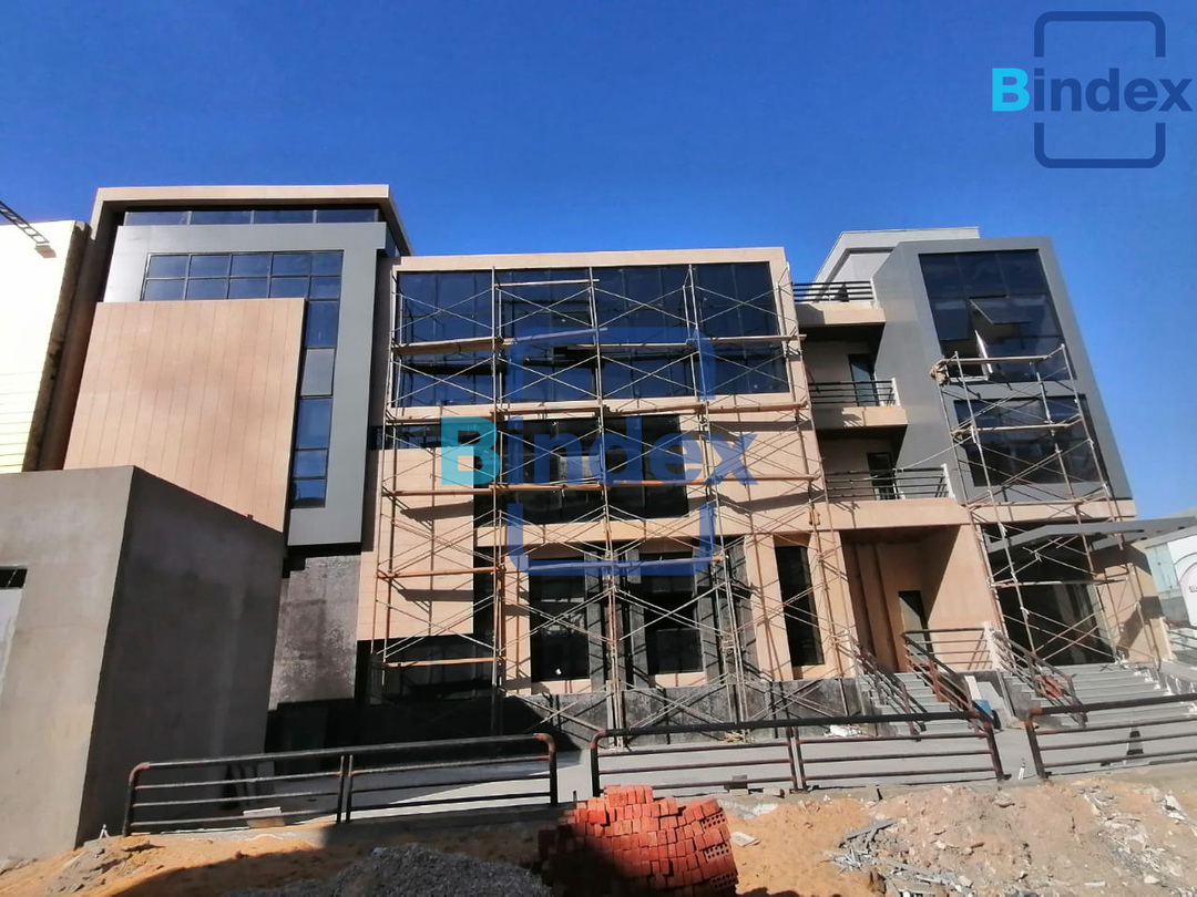 مبني تجاري اداري متشطب بالكامل بموقع مميز بشارع التسعين الشمالي