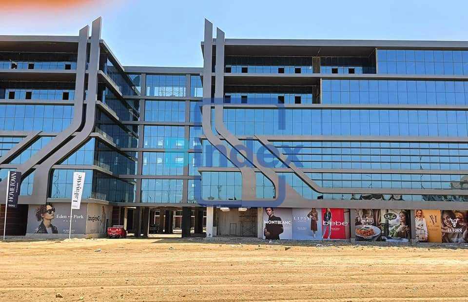 محل تجاري للبيع متاجر لبراند في الدور الارضي علي واجهة المول 