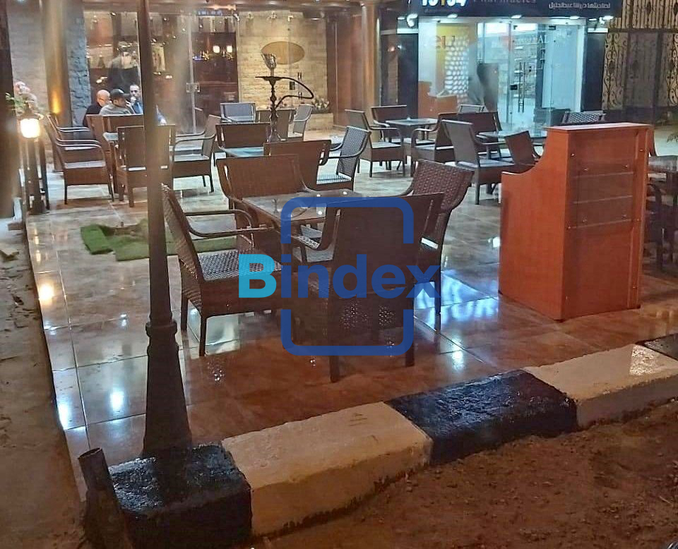 فرصه للمطاعم والكافيهات محل للايجار بموقع متميز شارع رئيسى بمصر الجديده