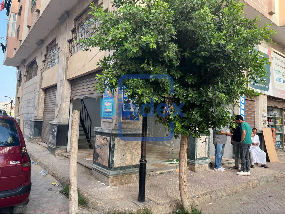 محل للبيع دورين بمول بترا بالعاشر من رمضان 