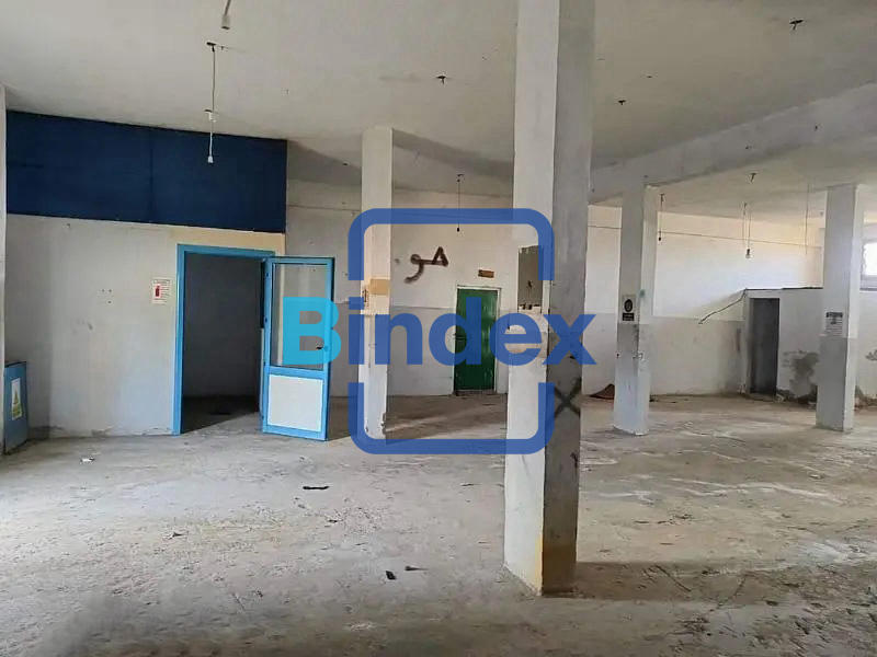 مصنع مساحه 300 متر رخصه كيماويات للايجار