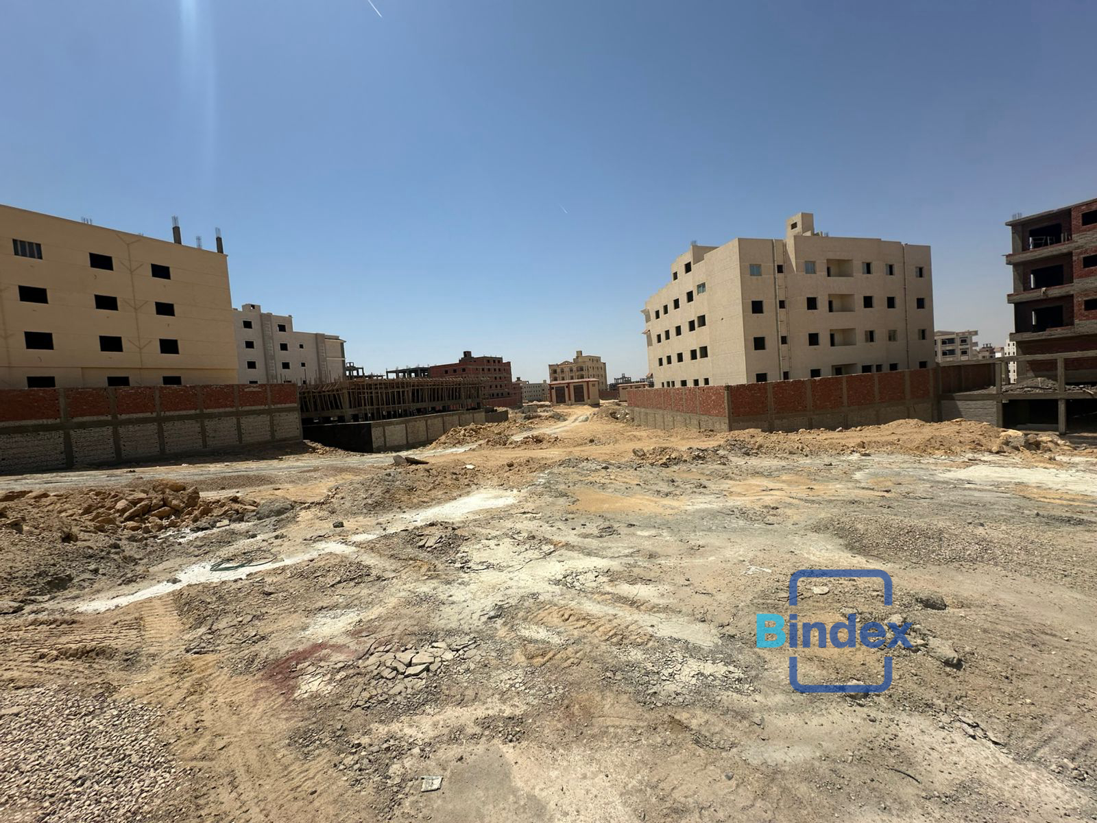 أرض سكنية خالصة بالتجمع الخامس بدون توكيلات 