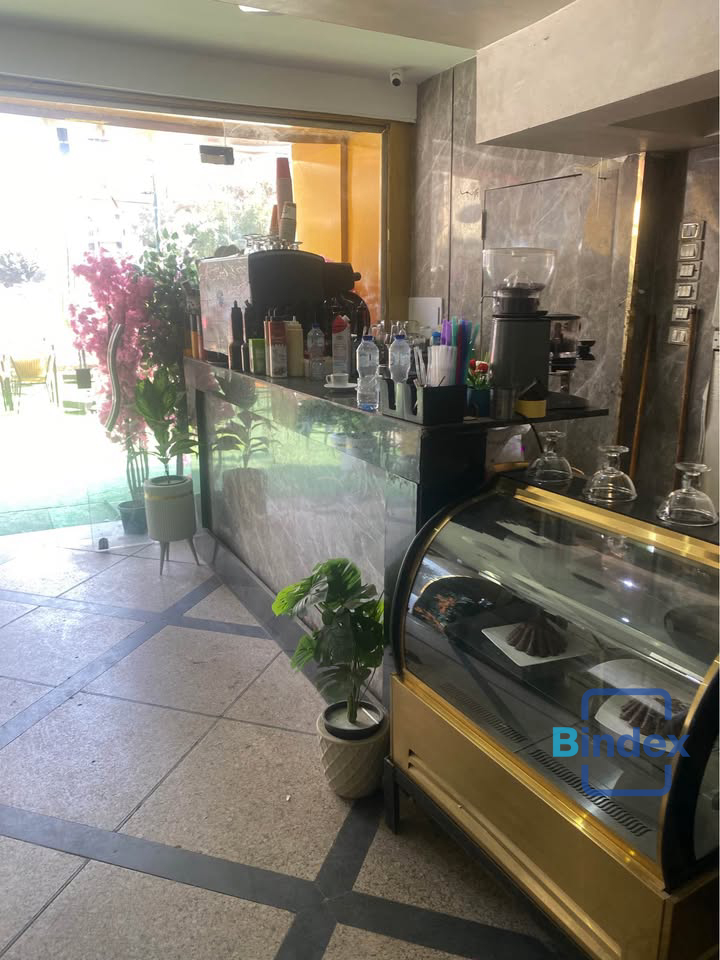 محل للايجار بمدينه نصر يصلح جميع الانشطه ٧٥ مساحه داخليه و ٧٥ خارجيه 