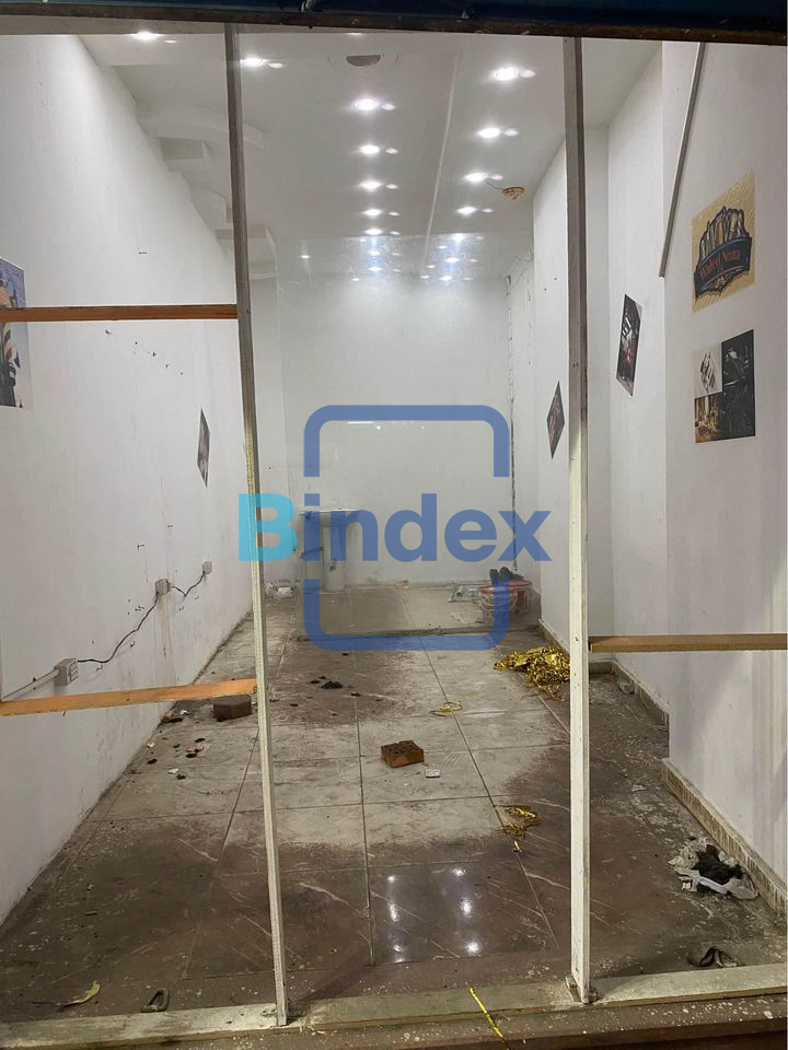 محل علي شارع عمومي سوبر لوكس للبيع ، شارع حيوي جدا 