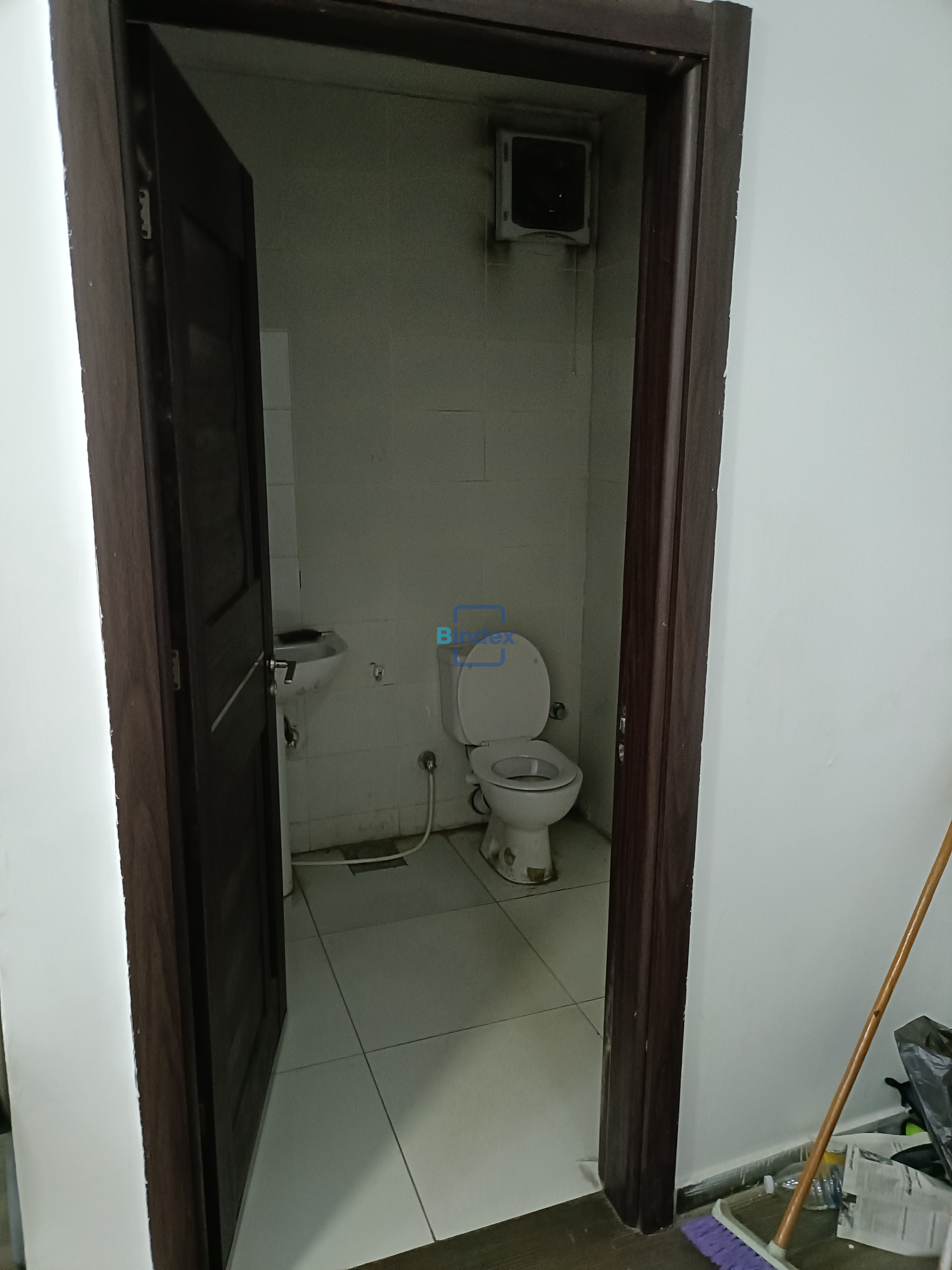 محل للبيع في النزهة الجديدة 