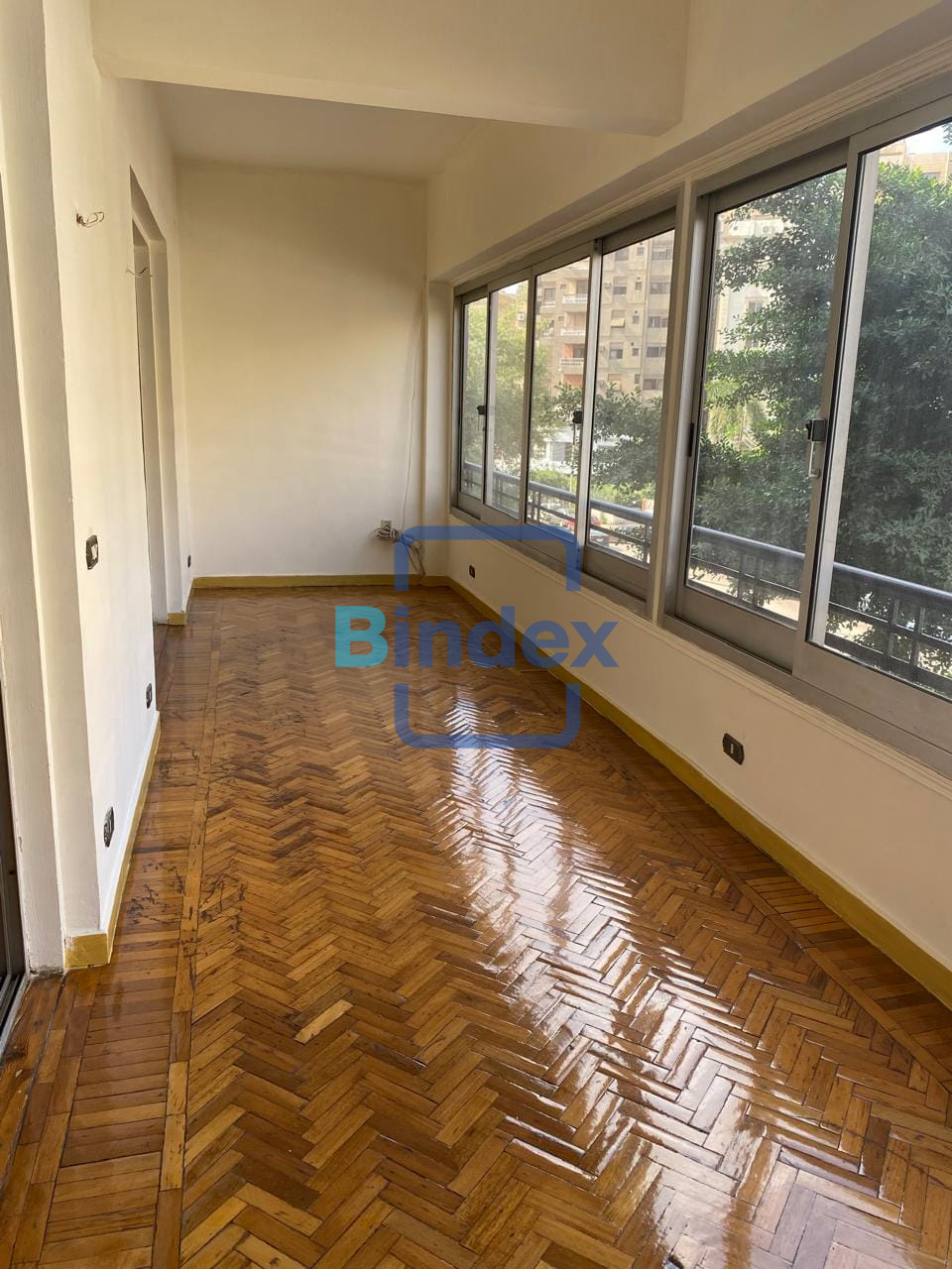 مقر اداري دور كامل للبيع في مصر الجديدة 