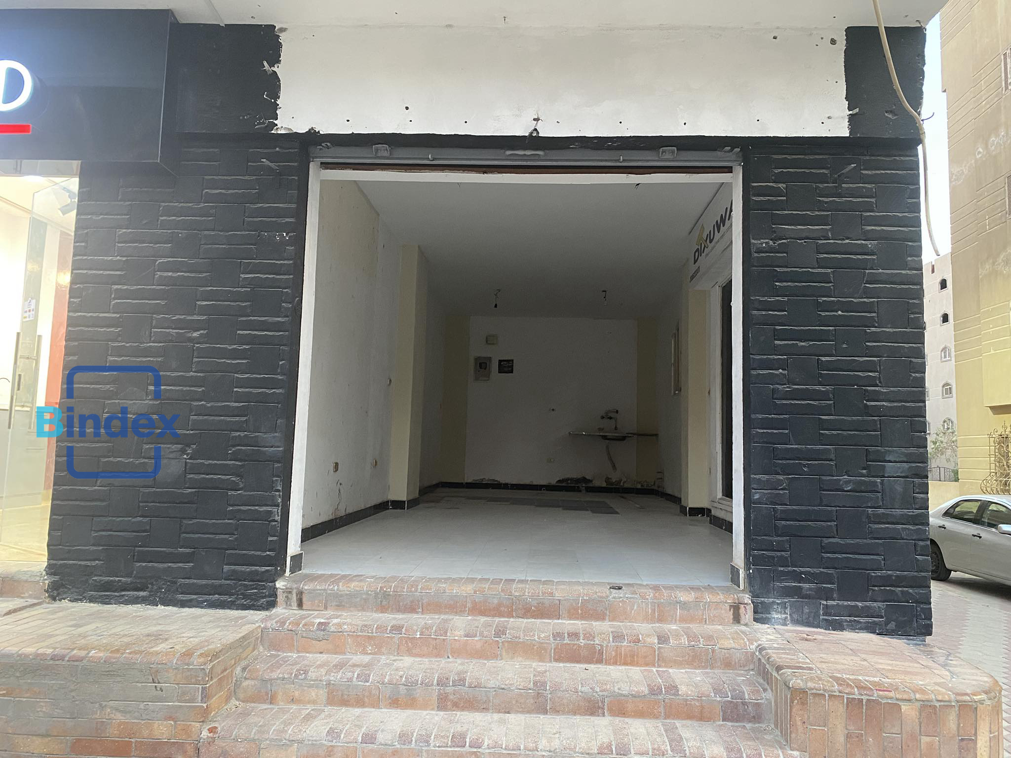 محل تجارى مميز للإيجار بالهضبة الوسطى، المقطم