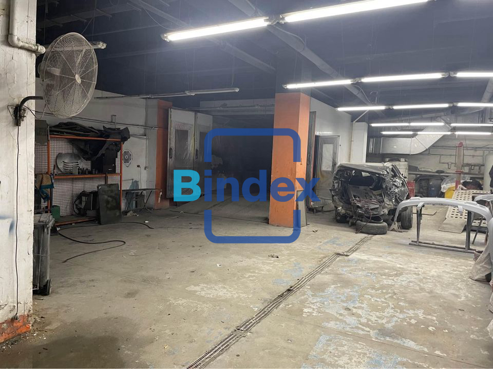 مخزن للبيع مساحة ٦٠٠ متر