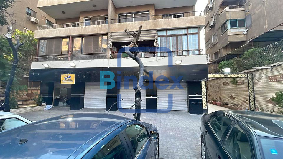 للبيع محل تجاري دور ارضي كامل علي مساحه 340 م في مدينه نصر شارع عباس العقاد