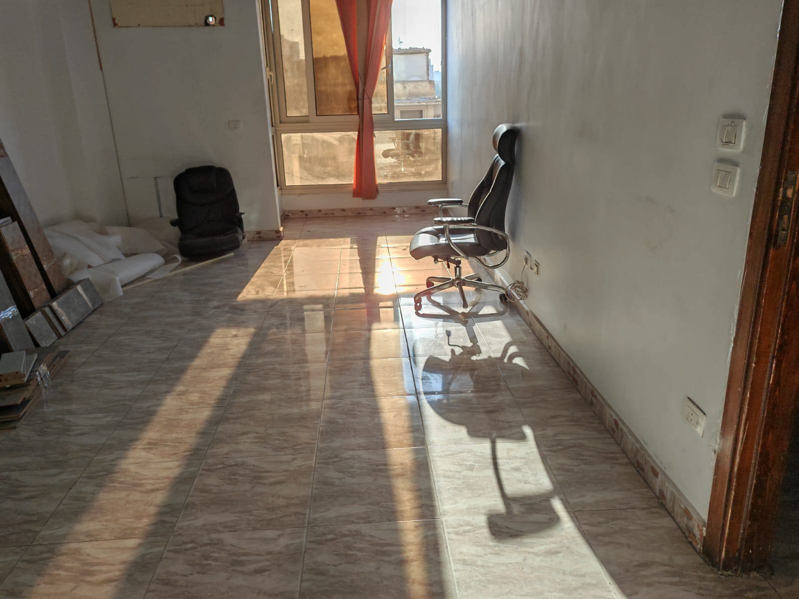 للإيجار مكتب إدارى بشارع القصر العيني 