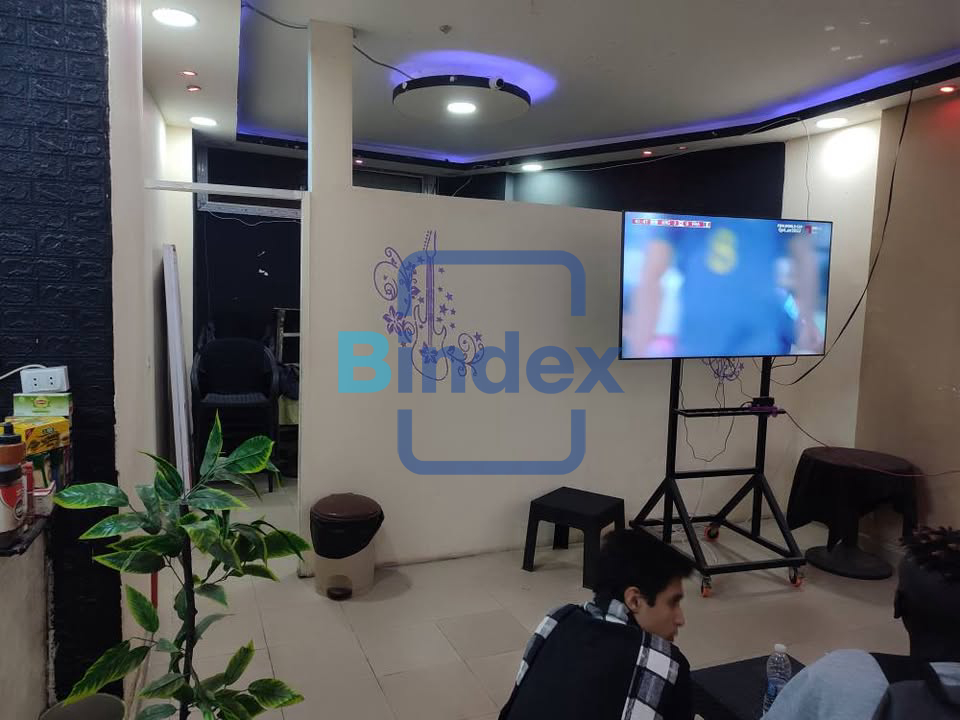 محل للايجار بموقع متميز بحدائق القبه 