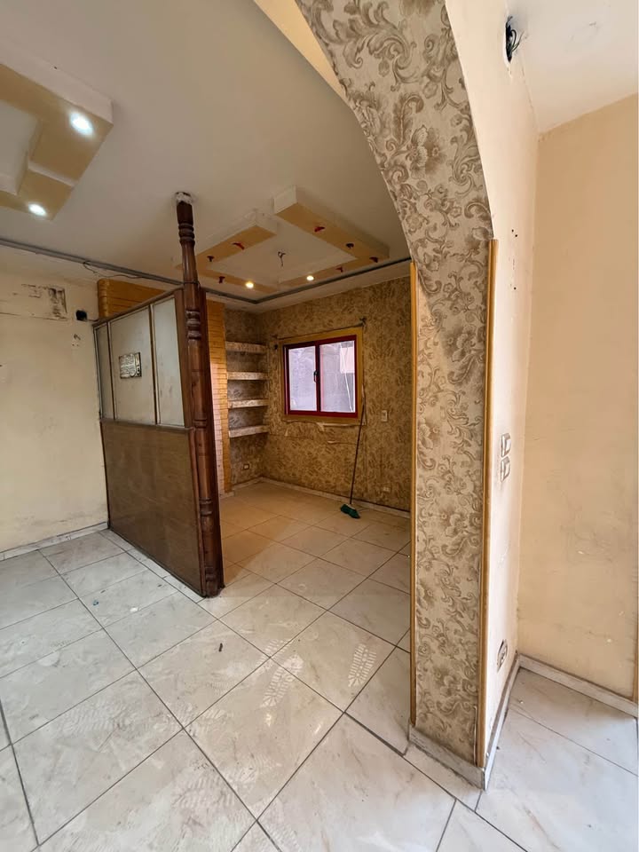 مكتب اداري للبيع على فيصل العمومي