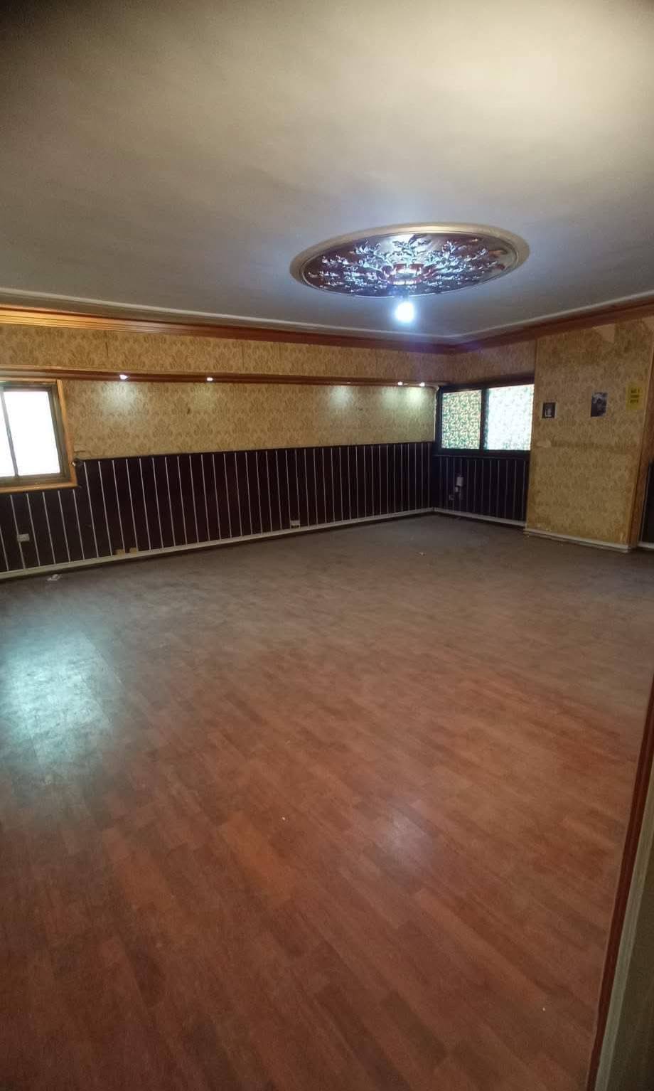 مقر اداري للايجار بافضل شارع فيصل