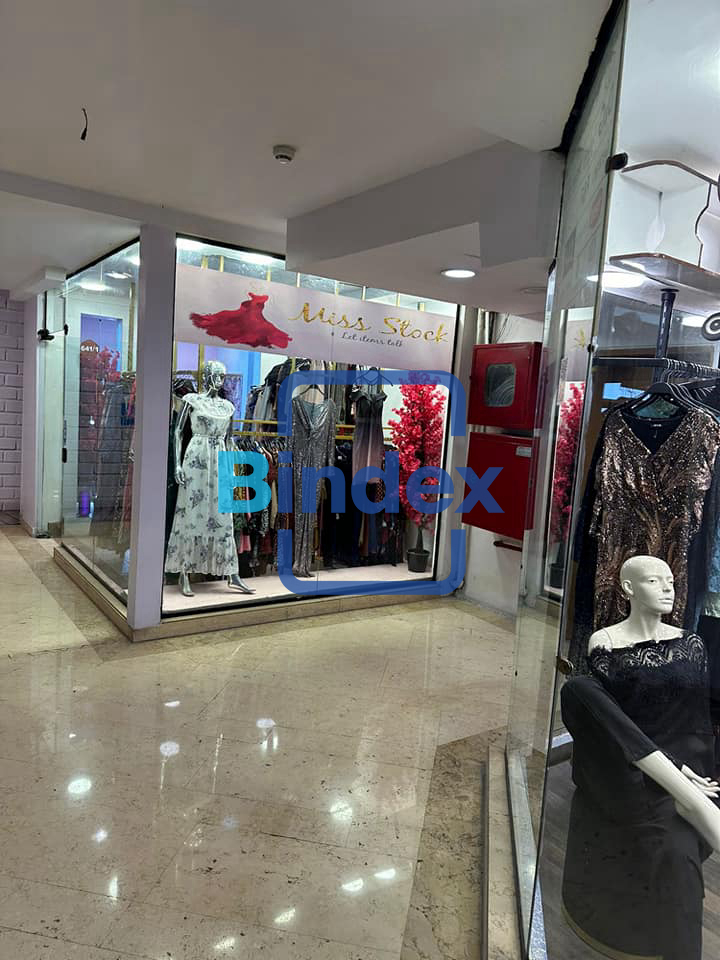 محل للإيجار المعادي جراند مول موقع مميز دورين مساحة ٣٦ متر 