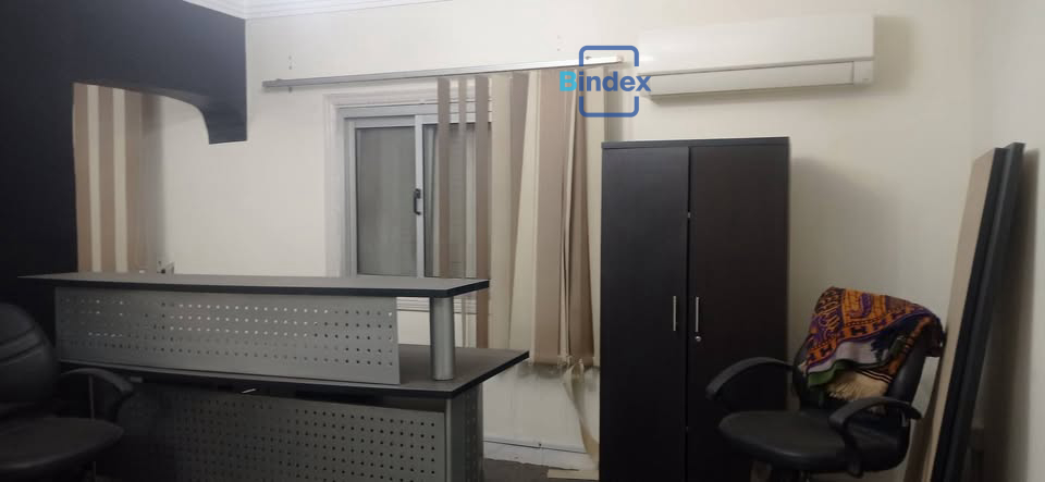 للايجار مكتب اداري مفروش ومكيف مجهز بكل المعدات 