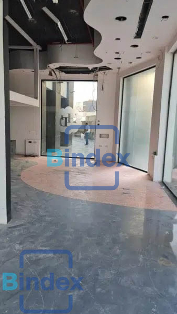 للايجار محل مرخص تجارى ٢٥٠متر بشارع التسعين الجنوبى الرئيسى - التجمع الخامس