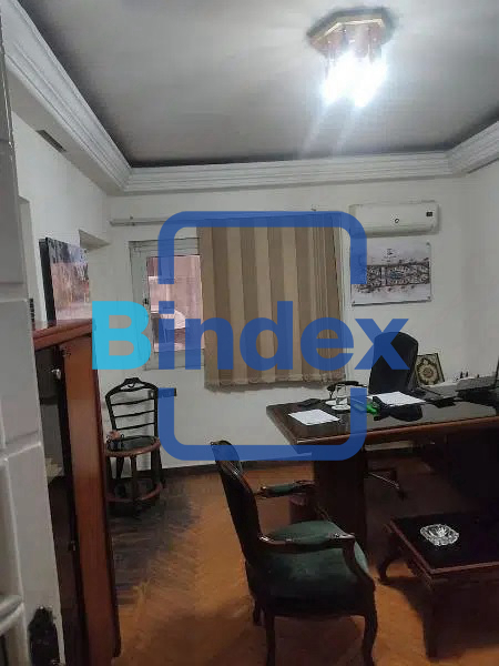 للايجار مكتب بالفرش المكتبي الكامل بسموحة شارع رئيسي