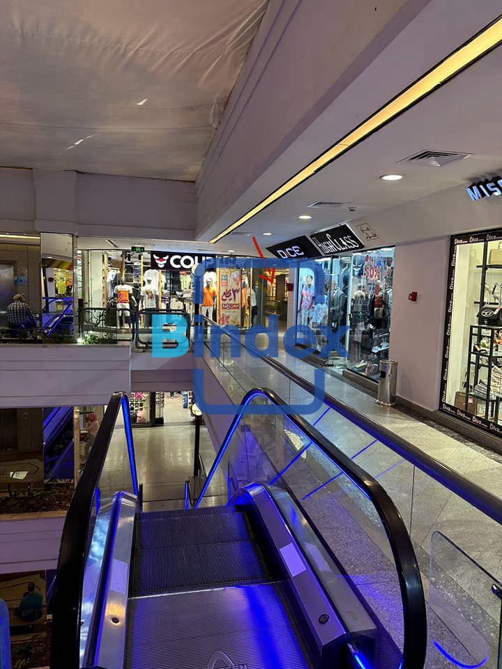 محل للإيجار المعادي جراند مول موقع مميز دورين مساحة ٣٦ متر 