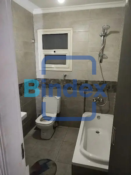 مكتب ادارى ٣٠٠ متر تشطيب الترا سوبر لوكس اول استخدام ببرج ادارى حديث