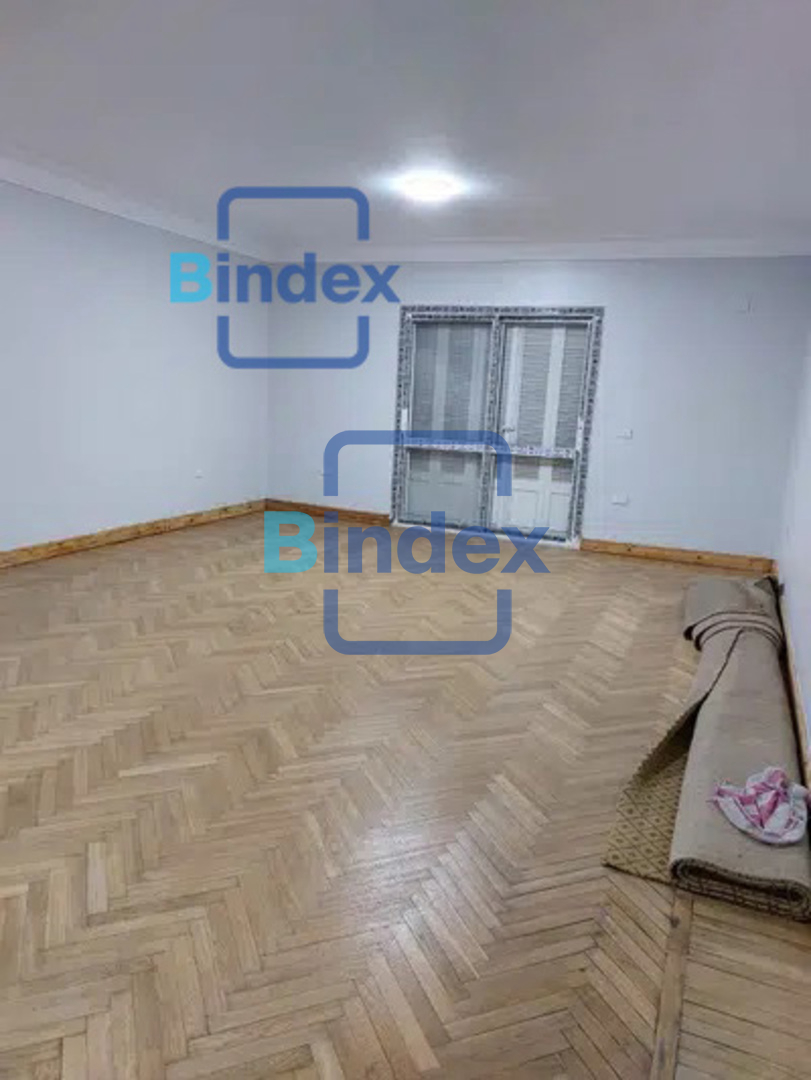 مقر اداري للإيجار بشارع موازي لعباس العقاد بمساحه ٣٠٠ متر