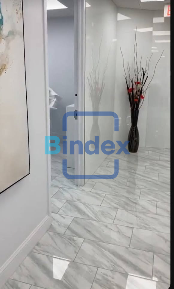 عيادة غرفتين وريسبشن وحمام في مركز طبي متكامل متشطبة بالتكيفات تصلح لاكتر من تخصص