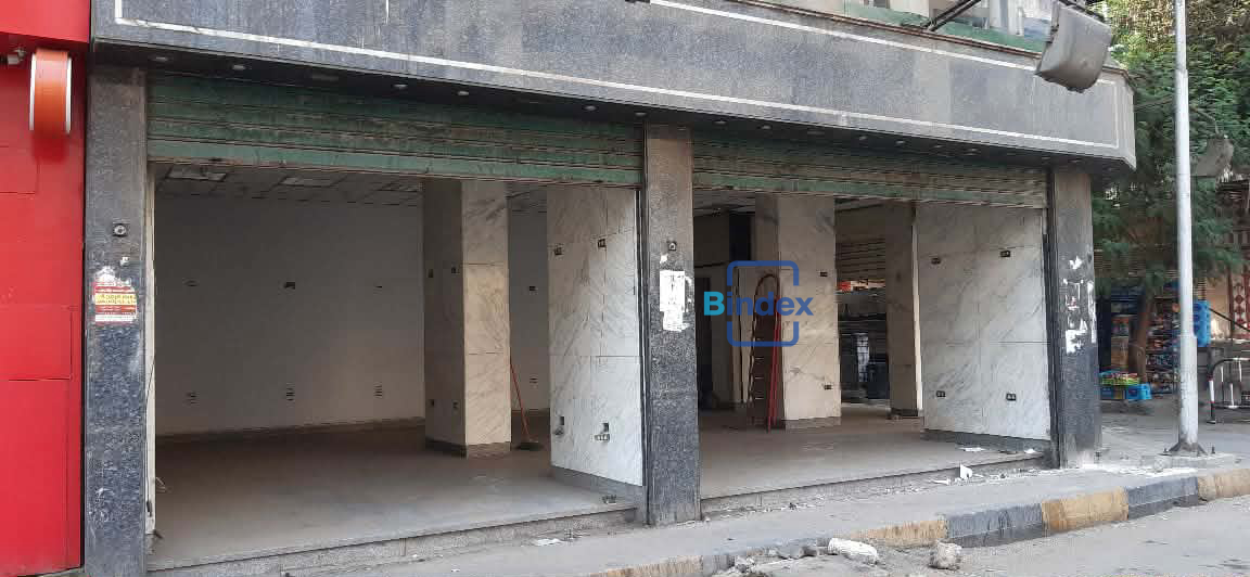 محل للبيع بموقع مميز بميدان الجيزة 