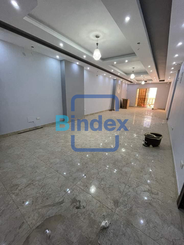 مقر ايجار بسعر مميز جدا داخل مبني شركات بزهراء المعادي 