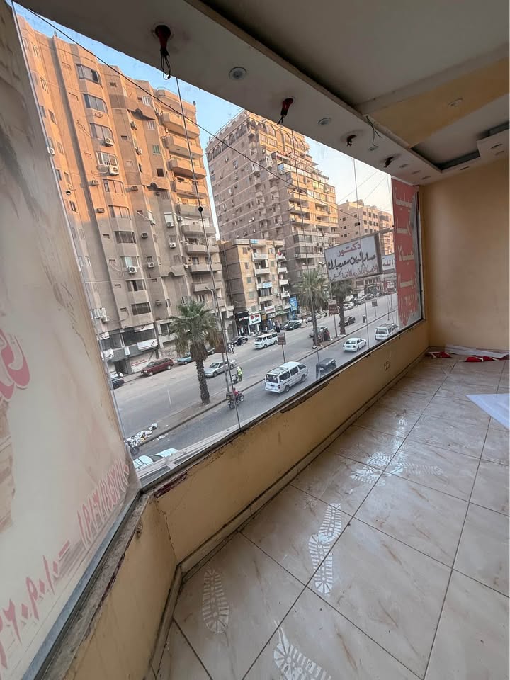 مكتب اداري للبيع على فيصل العمومي