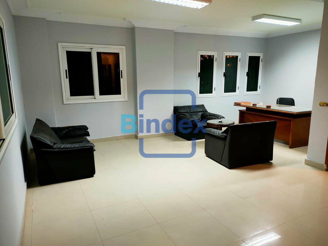 مقر اداري 370 متر للايجار بشيراتون المطار 