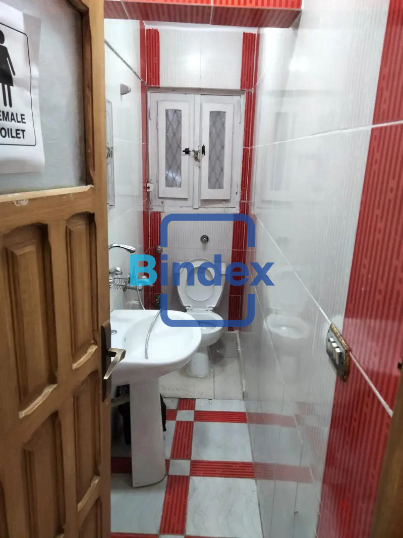 مكتب للايجار بموقع متميز حيوي خلف المحطة فيو مفتوح في الاسكندرية 