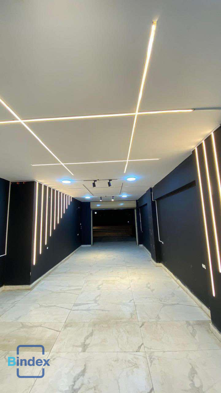 فرصة للايجار محل بموقع مميزعلي مساحة 300 متر 