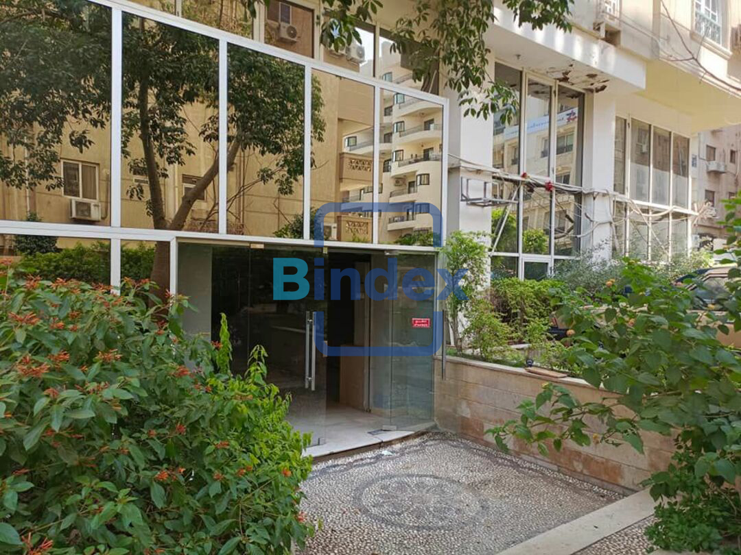 مقر اداري 1100 متر  علي اعلي مستوي للبيع او الايجار 