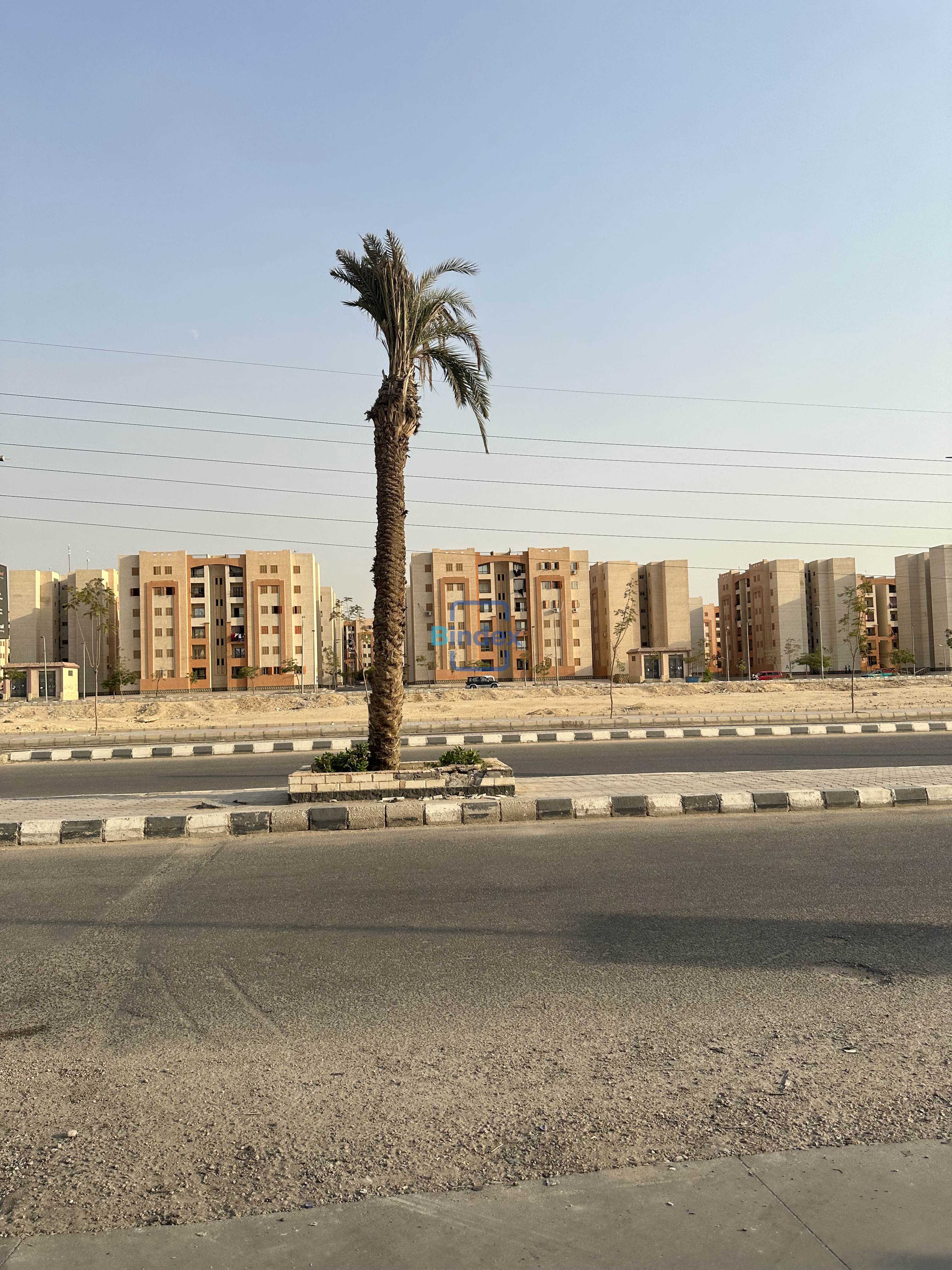 مكتب إدارى للإيجار للعبور أعلى محطة بنزين 