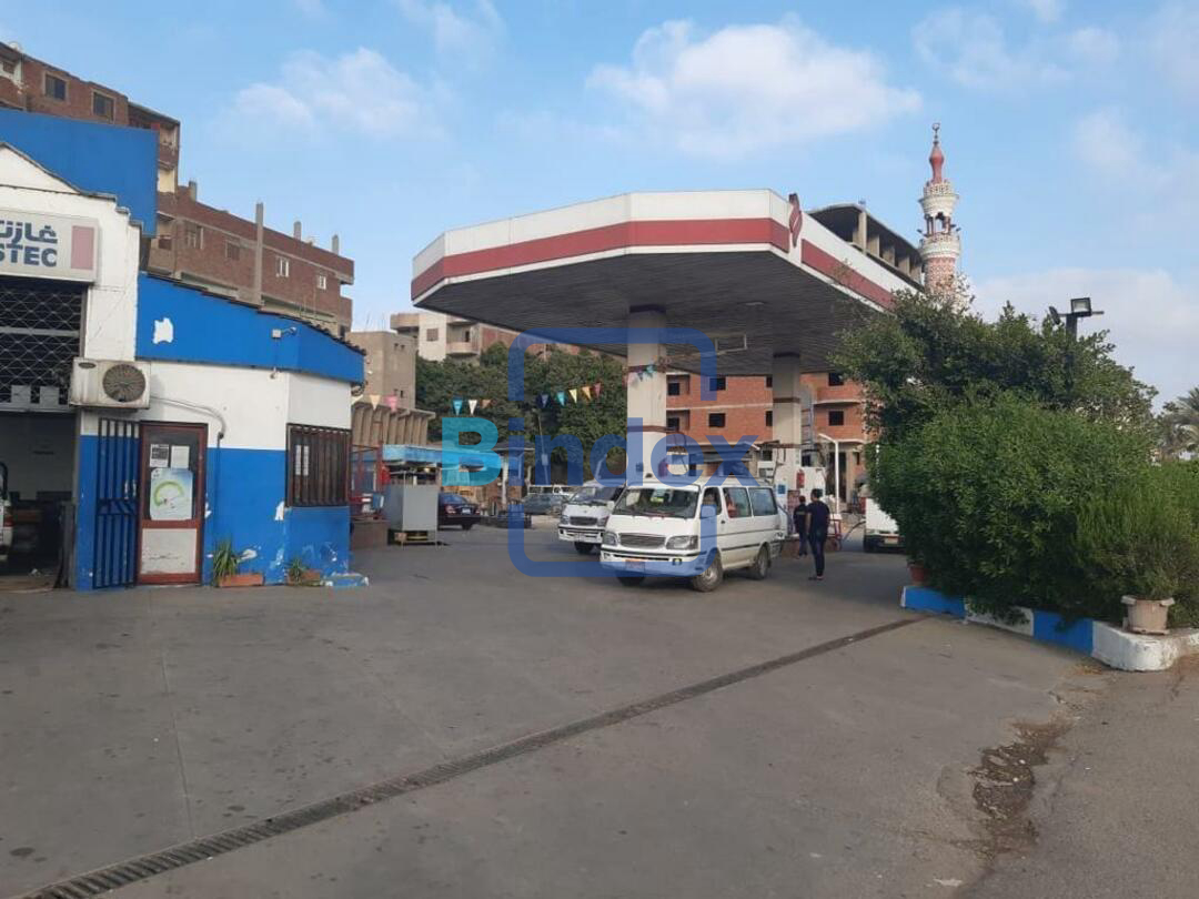 للبيع محطه بنزين 2000 متر باول مدخل حلوان بشارع رئيسي 