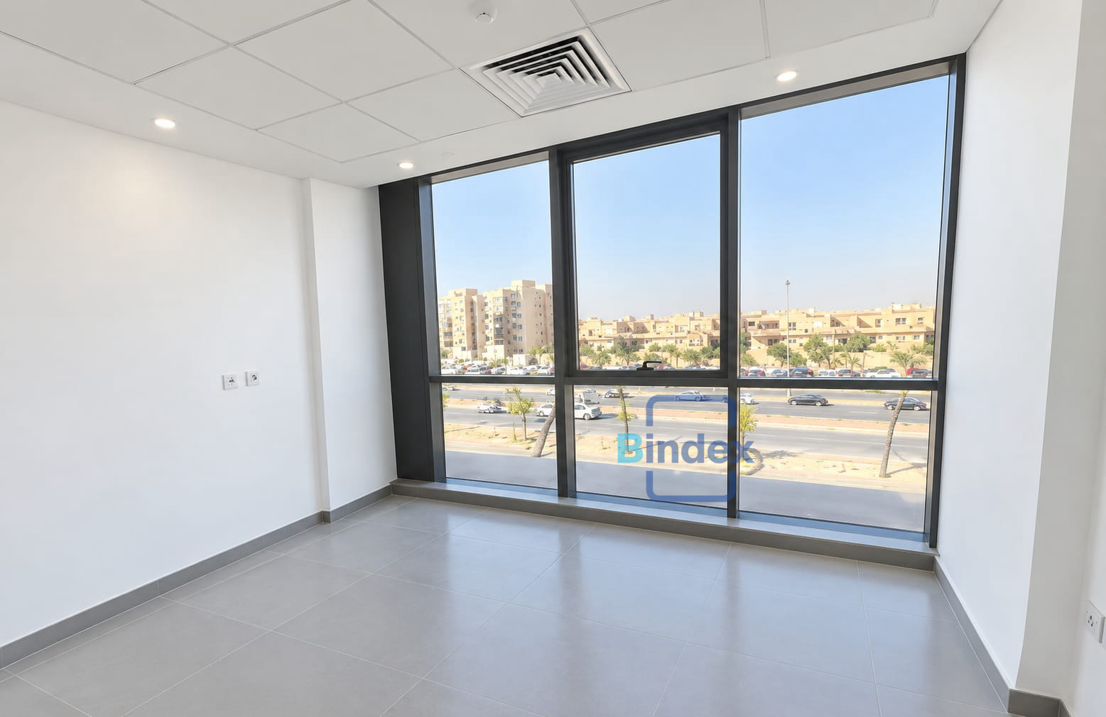 عيادة للبيع أو للإيجار في لاميرادا بلازا