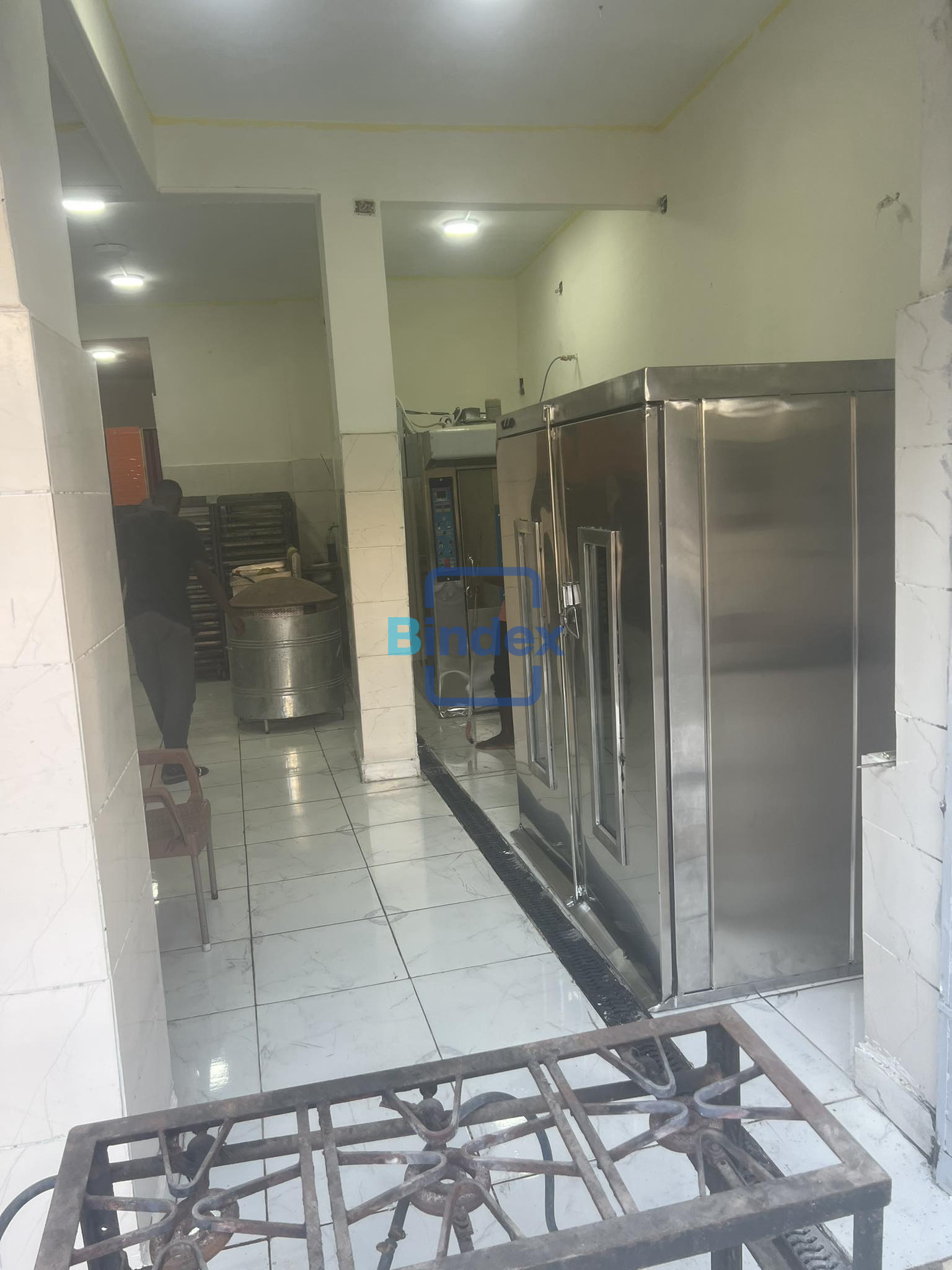 للبيع او الايجار محل بالزيتون بموقع مميز