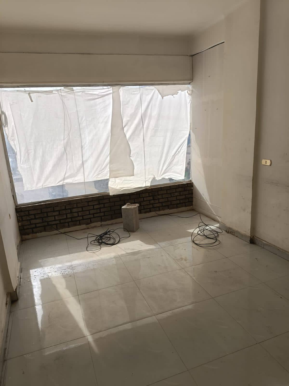 مكتب للايجار علي طريق صلاح سالم بمدينة نصر 