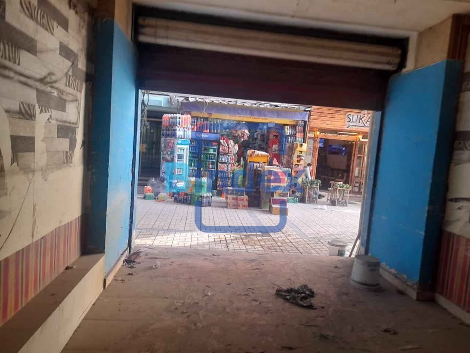 محل للبيع 