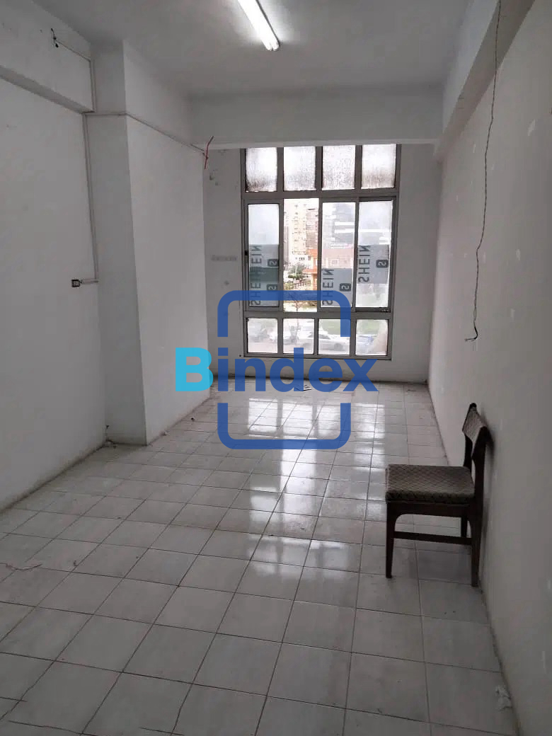 مكتب للايجار بموقع حيوي ب سموحه علي الميدان مباشرة فيو مفتوح مرخص اداري