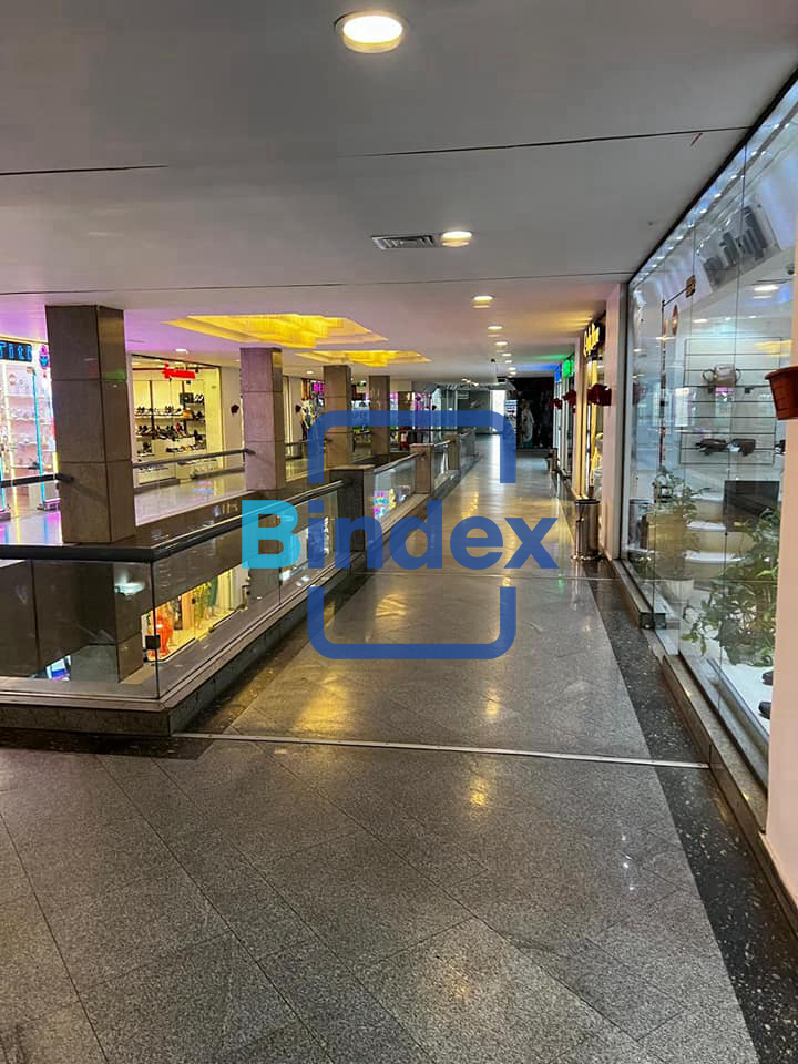 محل للإيجار المعادي جراند مول موقع مميز دورين مساحة ٣٦ متر 