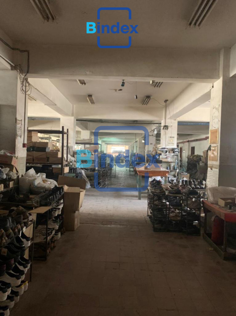 مصنع مرخص للبيع بالمنطقه الصناعية الثانيه علي مساحه 5000 متر