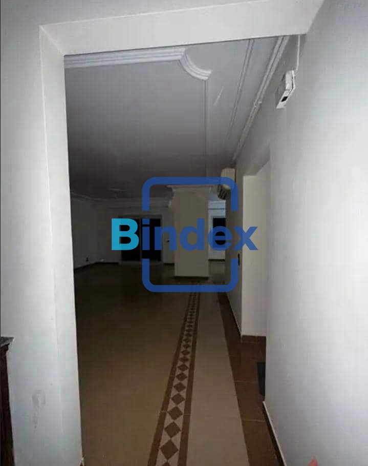 مقر اداري بشارع الهرم الرئيسي 