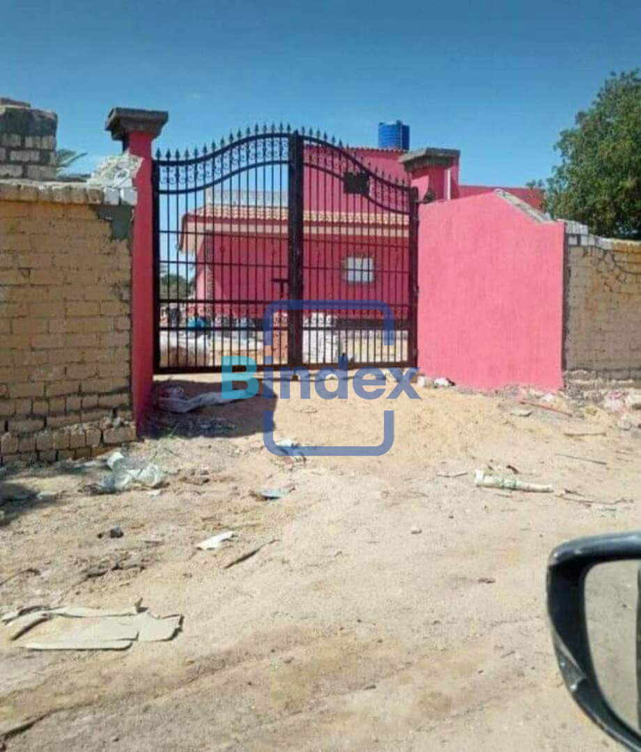 مزرعه للايجار بالفيوم متكامله المرافق وبها بيت سكني 